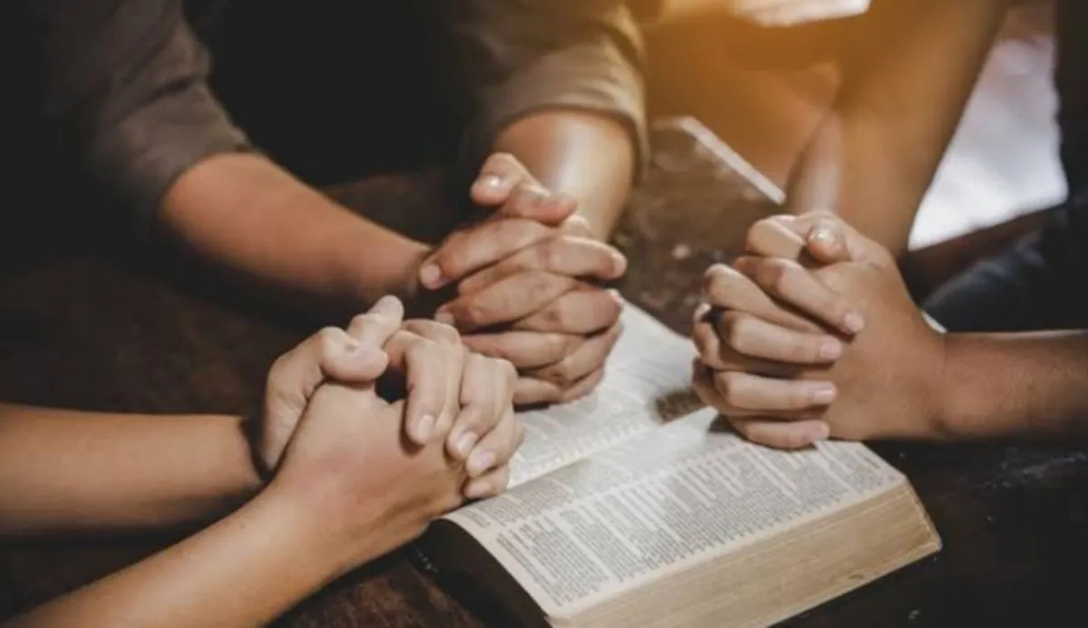 19 Powerful Prayers for Family and Friends